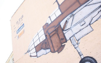 Nowy mural z samolotem PZL Łoś 37 w Rzeszowie