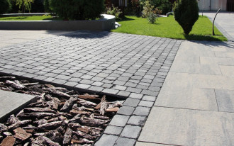 Jak przygotować kostkę brukową do zimy?