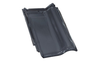 Dachówki ceramiczne MONZAplus marki Röben dostępne w kolorze grafitowym