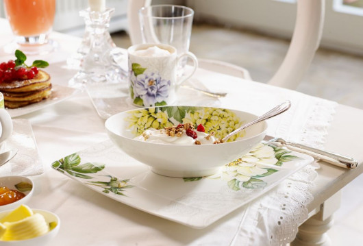 Niegdyś w ogrodach miasta Quinsai rozkwitały najpiękniejsze kwiaty Azji – peonie, kamelie, chryzantemy i magnolie