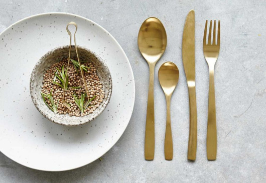 Sztućce Brass marki House Doctor z pozłacanej stali nierdzewnej