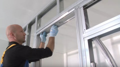 Montaż drzwi chowanych w ścianę z płyt g-k