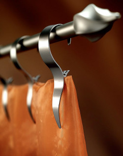 Oryginalnie ukształtowane klamerki do zasłon Kobra