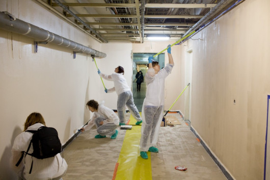 Wolontariusze oraz gwiazdy odmalowali 1000 m2 Centrum Onkologii w Warszawie