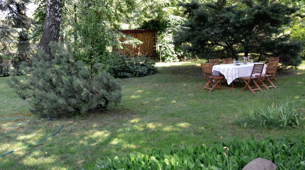 Rodzinne siedlisko w ogrodzie-parku