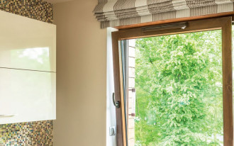 Porównanie 58 modeli okien z PVC i drewnianych