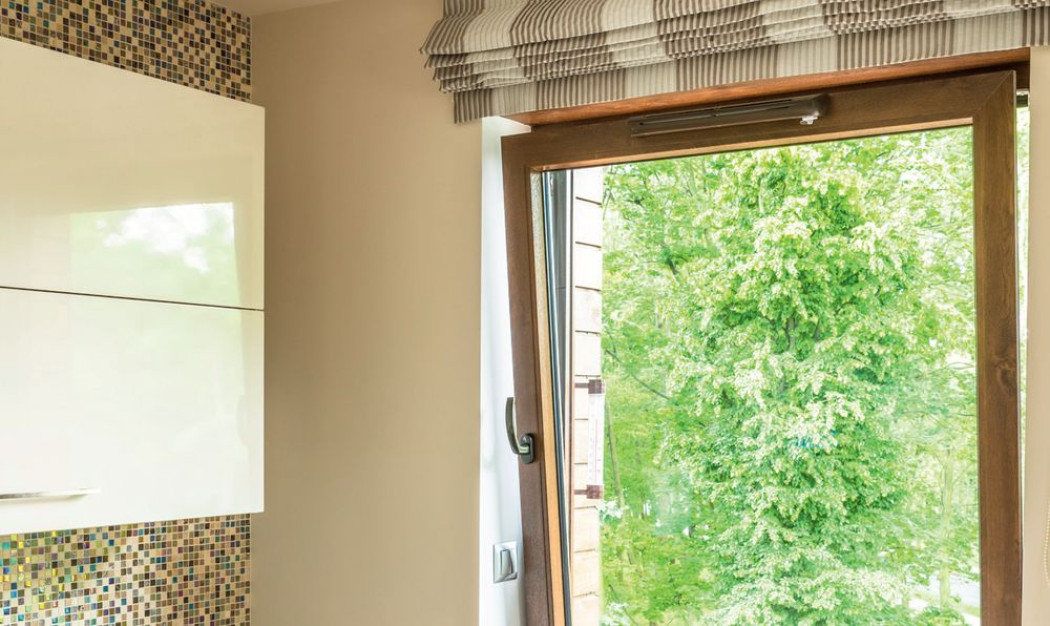 Porównanie 58 modeli okien z PVC i drewnianych