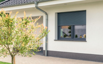 Porównanie 30 modeli rolet zewnętrznych i markiz