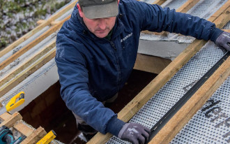 Montaż okna dachowego