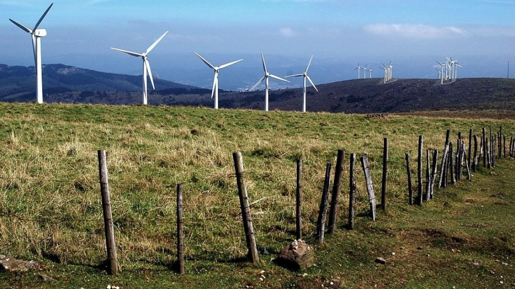 Czy będę mógł rozpocząć budowę domu na działce położonej blisko farmy wiatrowej?