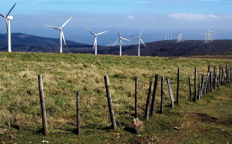 Czy będę mógł rozpocząć budowę domu na działce położonej blisko farmy wiatrowej?