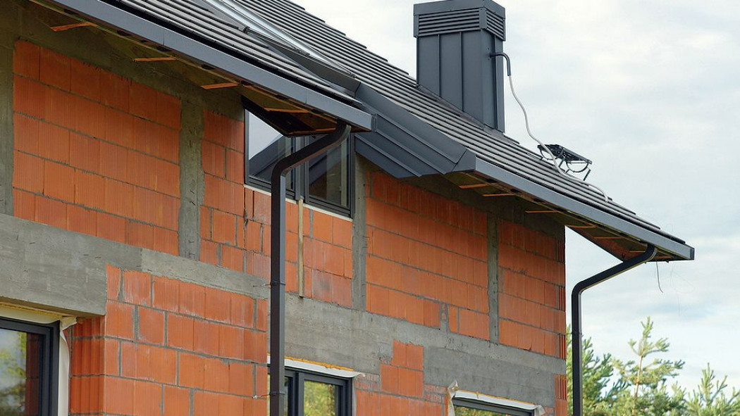 Rynny i akcesoria dachowe