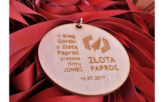 Ponad 200 biegaczy na trasie II Biegu Górskiego o Złotą Paproć prezesa firmy JONIEC