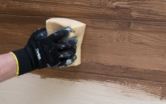 Efekt drewna na elewacji w systemie weber.therm DECOR