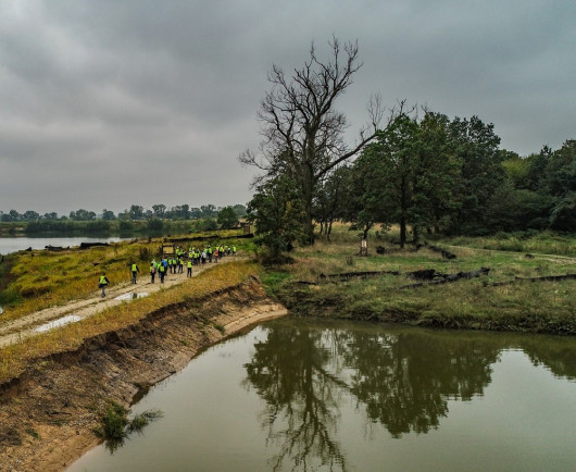 Dzieci na ścieżce edukacyjnej w Żwirowni Bierawa