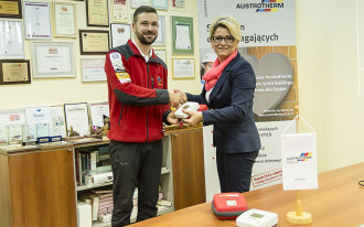Firma Austrotherm przekazała Grupie Jurajskiej GOPR dwa aparaty AED