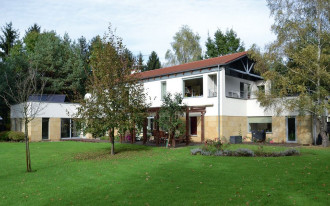 Docelowy z krytym basenem