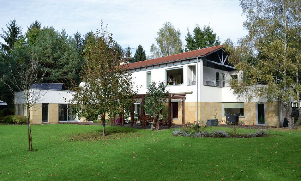 Docelowy z krytym basenem