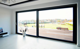 Drzwi przesuwne Ultraglide Monorail - wybór dla najbardziej wymagających