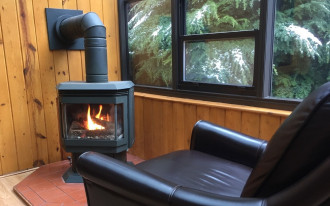 Co zrobić, aby mieć czyste szyby kominka?