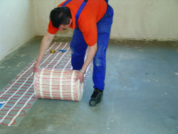 Układanie elektrycznego ogrzewania podłogowego
