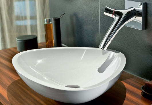 Ścienna bateria umywalkowa z serii Axor Starck Organic z systemem QuickClean®