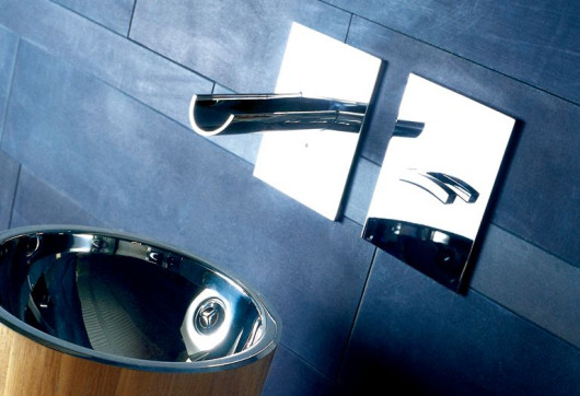 Bateria ścienna Acquaviva marki Bongio Rubinetterie z otwartą wylewką