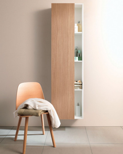 Elegancka szafka wysoka z kolekcji DuraStyle z częścią zamykaną i otwartymi półkami