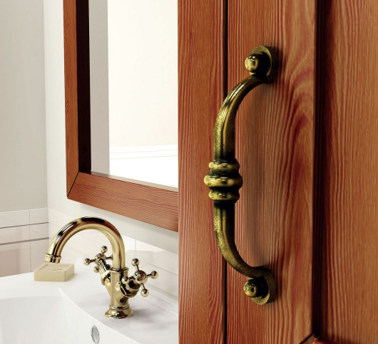 Meble ze stylizowanej kolekcji Santos