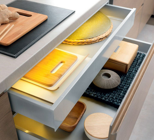 Oświetlenie wewnętrzne szuflad