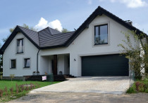 Zadowoleni z domu i generalnego wykonawcy