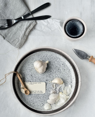 &quot;Zgrzebna&quot; ceramika inspirowana wyglądem kamieni