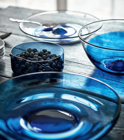 Szklane miski Stockholm, barwione na kobaltowo