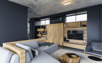 Kolorem 2018 marki Dekoral został Czarny Płomień