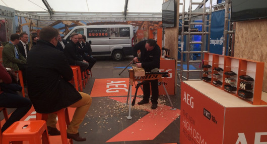 Przenośne narzędzie elektryczne marki AEG