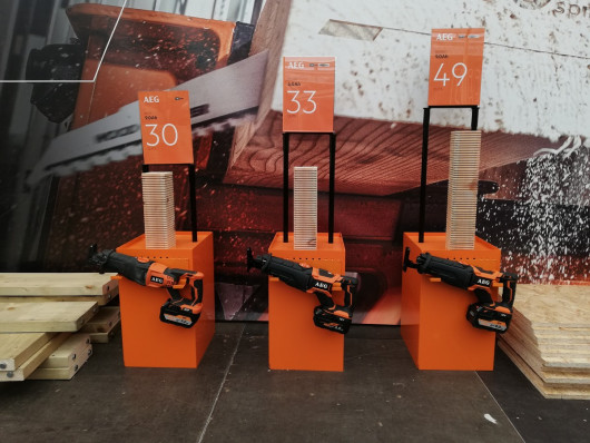 Przenośne narzędzie elektryczne marki AEG