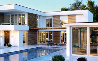 Jakie są różnice pomiędzy montażem tradycyjnym a warstwowym okien?