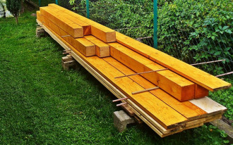 Jakie drewno do konstrukcji dachowych?