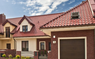 Rodzaje dachówek ceramicznych i cementowych