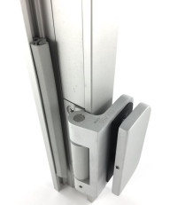 Aluminiowe ościeżnice do drzwi szklanych ze zintegrowanymi zawiasami - System CGLASS OFFICE