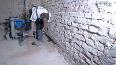 Montaż izolacji poziomej w istniejących budynkach