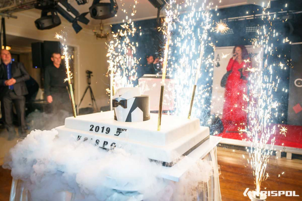 Tradycją jest, że Zarząd firmy spotyka się wraz z pracownikami na balu karnawałowym by podsumować rok