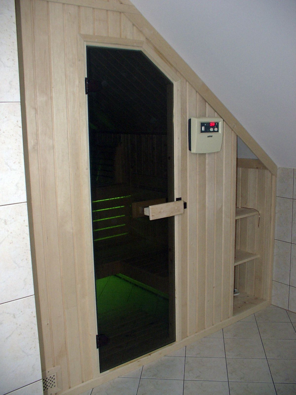Sauna pod skosami na poddaszu