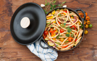 Dlaczego żeliwne garnki powinny znaleźć się w naszej kuchni?