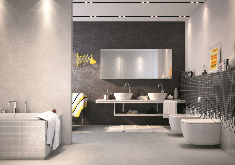 Lampki w podwieszanym suficie w łazience