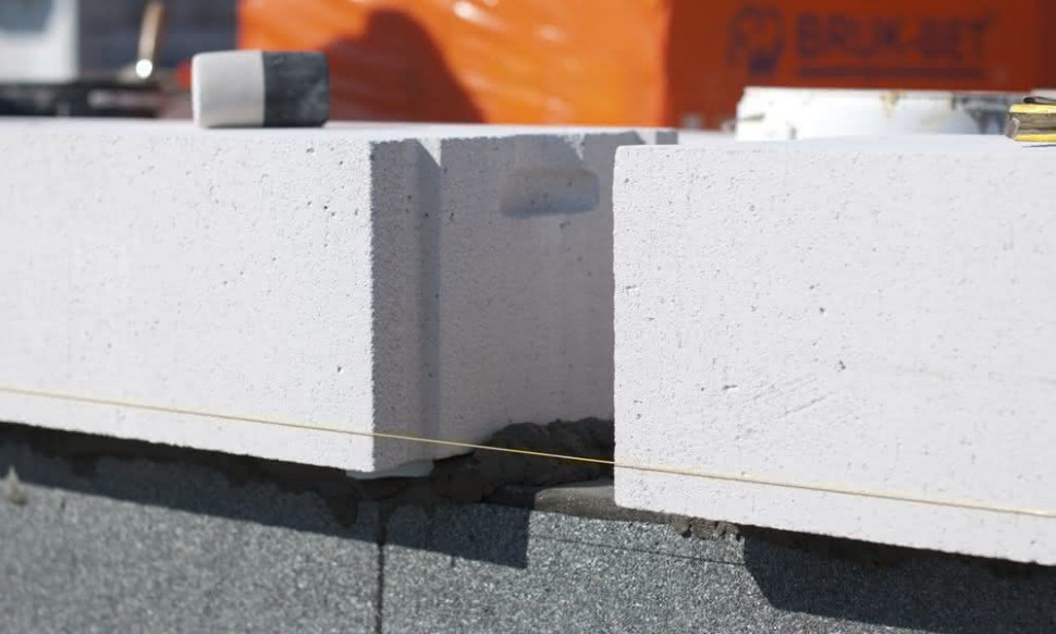 Budowa ściany zewnętrznej jednowarstwowej