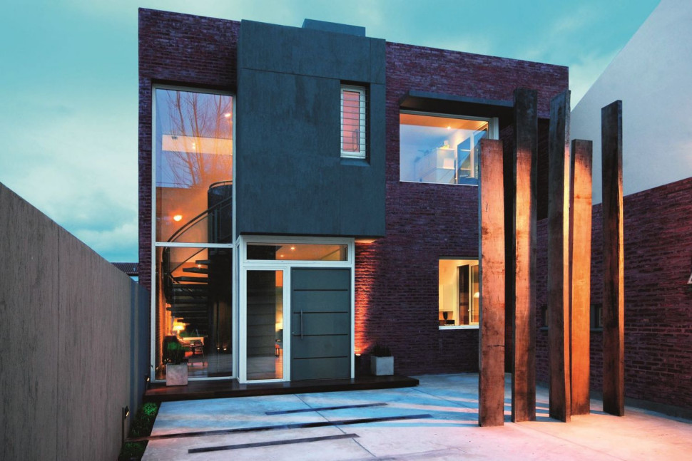 Białe profile okienne