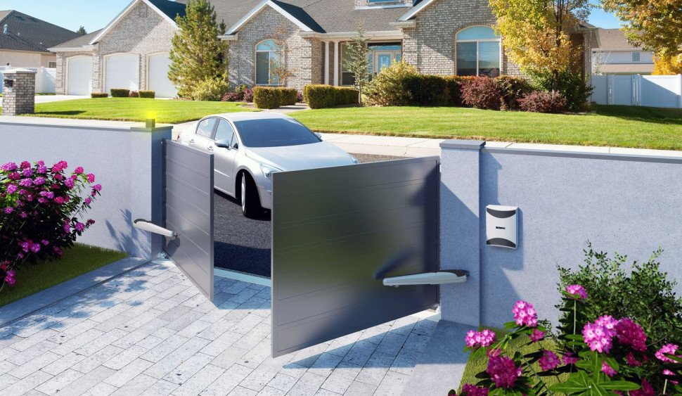 Brama ogrodzeniowa wyposażona w automatykę