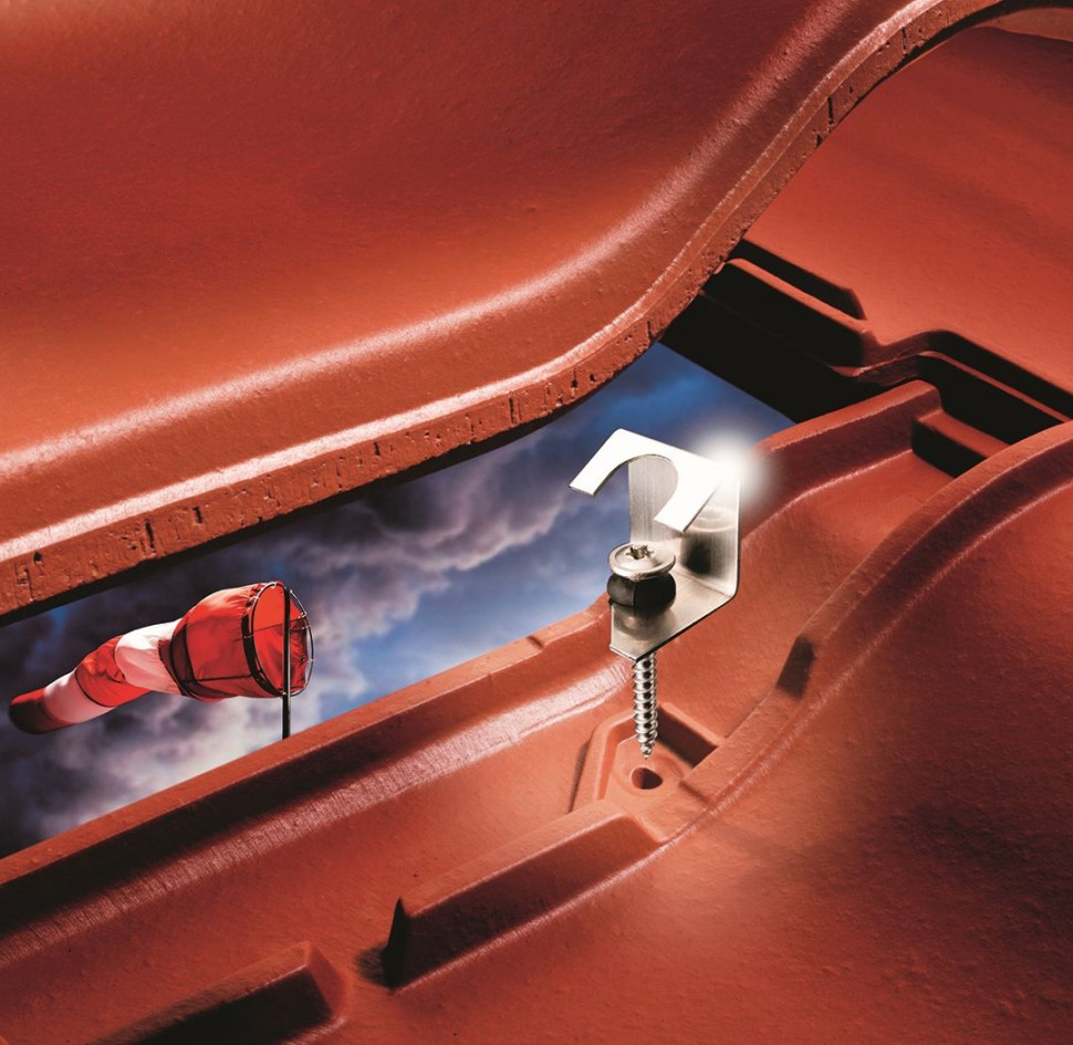 Specjalna spinka do łączenia dachówek