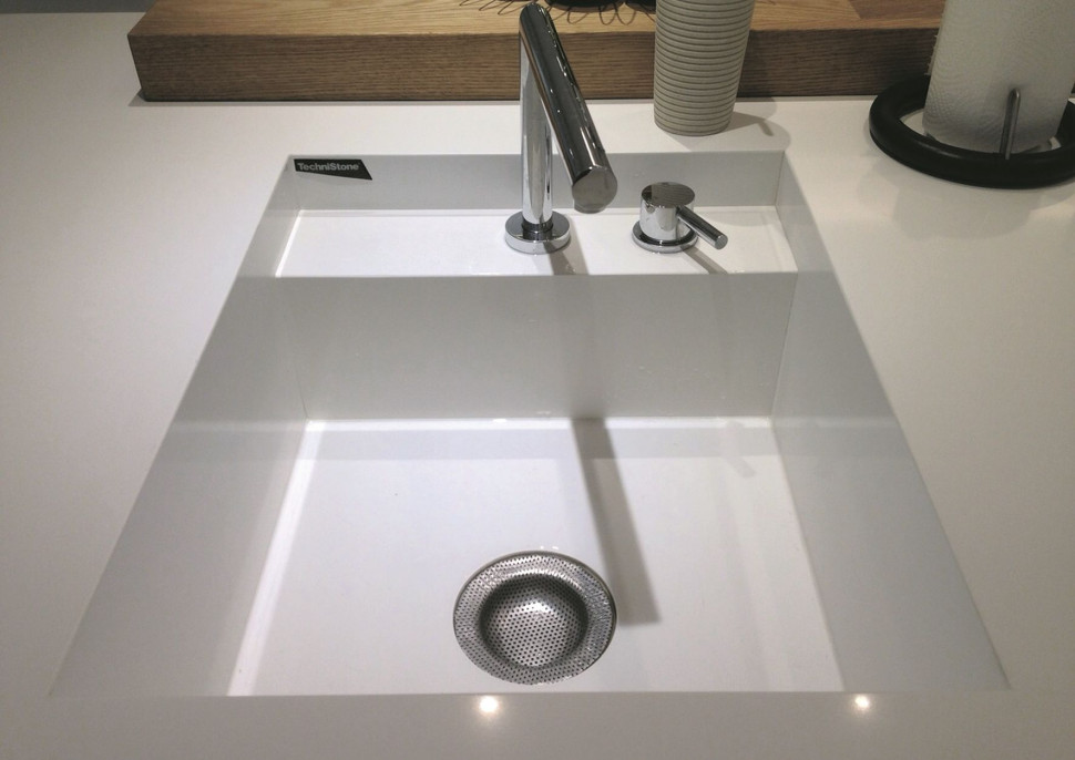 Jednokomorowy zlewozmywak zintegrowany z blatem